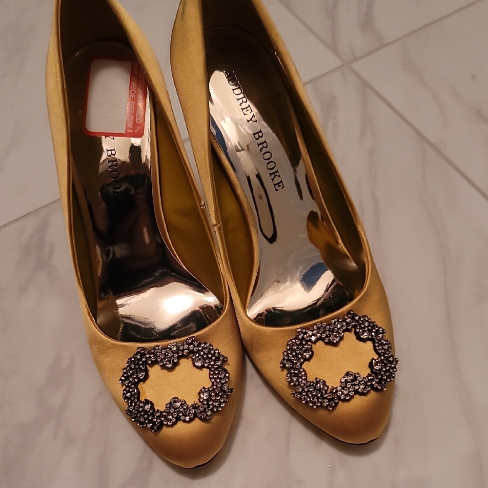 Audrey Brooke Yellow Embellished Heels - Picture 4 of 6
